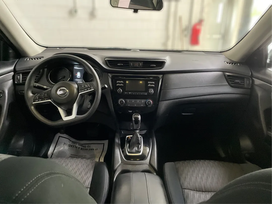 2017 Nissan Rogue — photo 4