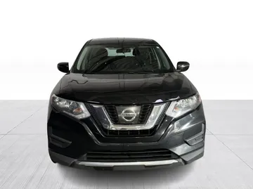 2017 Nissan Rogue - image 6