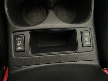 2018 Nissan Rogue - image 21