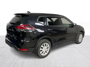 2018 Nissan Rogue - image 11