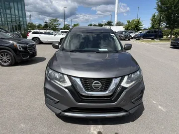 2019 Nissan Rogue - image 2