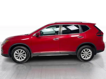 2017 Nissan Rogue - image 10