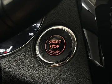2017 Nissan Rogue - image 29