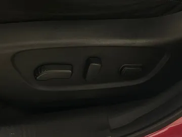 2017 Nissan Rogue - image 20