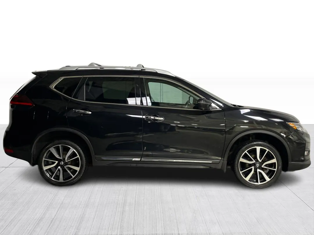 2018 Nissan Rogue — photo 2