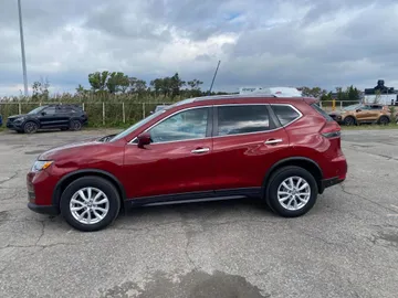 2020 Nissan Rogue - image 6