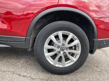 2020 Nissan Rogue - image 10