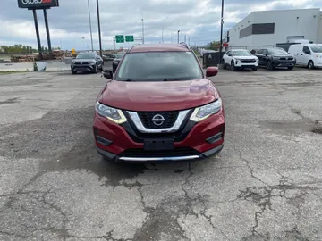 2020 Nissan Rogue - image 2