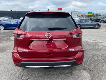 2020 Nissan Rogue - image 7