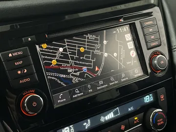 2019 Nissan Rogue - image 30