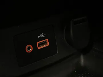 2019 Nissan Rogue - image 32