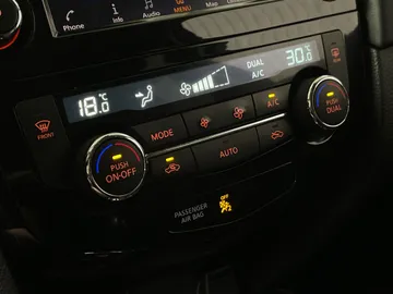 2019 Nissan Rogue - image 31