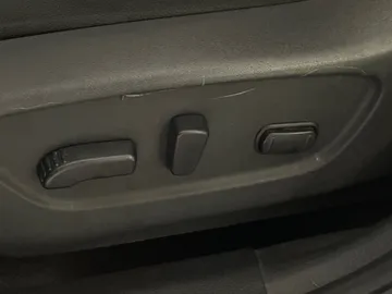 2019 Nissan Rogue - image 25
