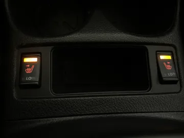 2020 Nissan Rogue - image 24