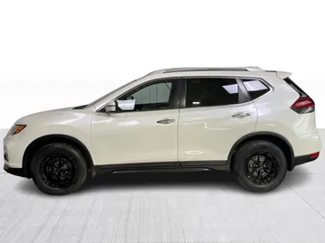 2020 Nissan Rogue - image 10