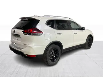 2020 Nissan Rogue - image 14