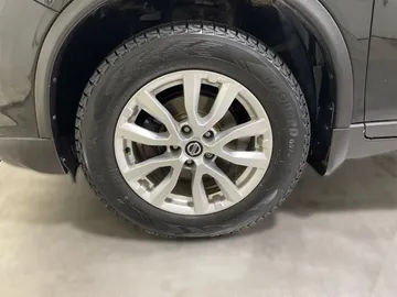 2019 Nissan Rogue - image 6