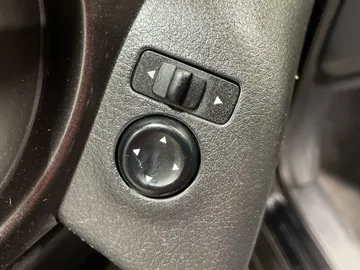 2019 Nissan Rogue - image 26