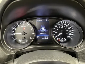 2019 Nissan Rogue - image 16