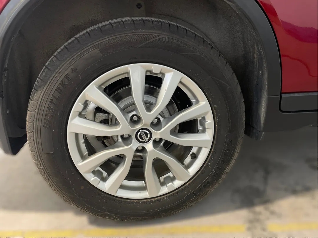2020 Nissan Rogue SV, photo 5