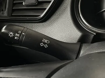 2020 Nissan Rogue - image 17
