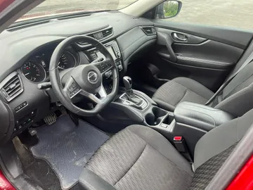 2020 Nissan Rogue - image 8