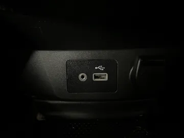 2020 Nissan Rogue - image 27