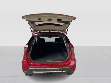 2020 Nissan Rogue - image 12