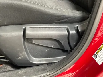 2020 Nissan Rogue - image 18
