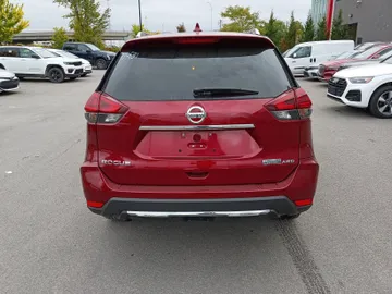2020 Nissan Rogue - image 4