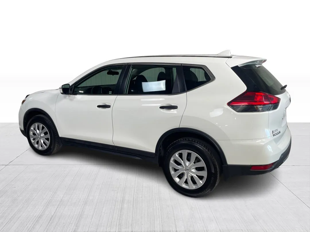2017 Nissan Rogue — photo 8