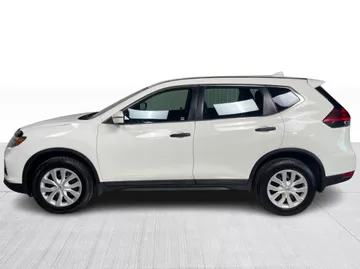 2017 Nissan Rogue - image 8
