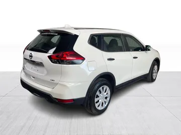 2017 Nissan Rogue - image 12