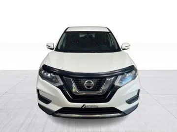 2017 Nissan Rogue - image 6