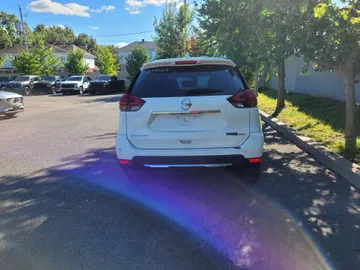 2020 Nissan Rogue - image 6