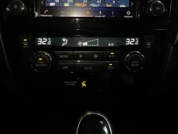 2020 Nissan Rogue - image 19