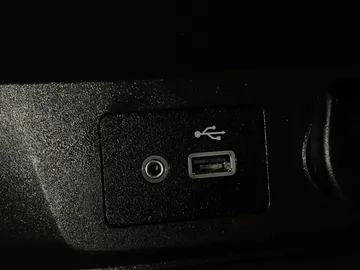 2020 Nissan Rogue - image 25