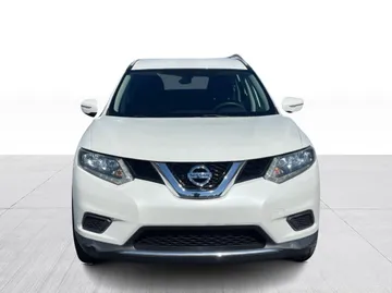 2015 Nissan Rogue - image 2