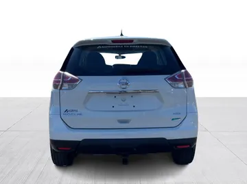 2015 Nissan Rogue - image 7