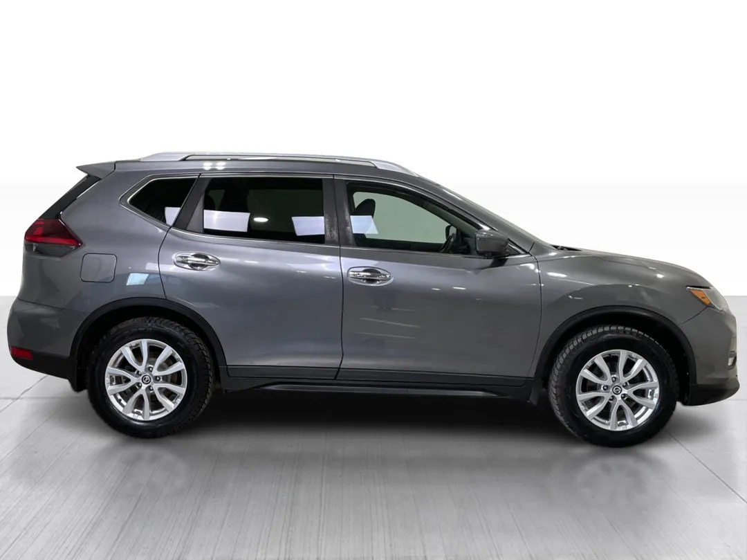 2018 Nissan Rogue — photo 8