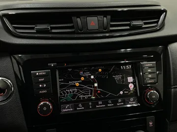 2018 Nissan Rogue - image 27