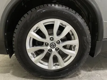 2018 Nissan Rogue - image 17