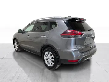 2018 Nissan Rogue - image 6