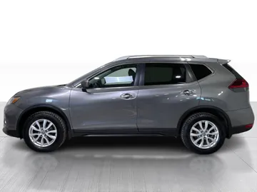 2018 Nissan Rogue - image 4