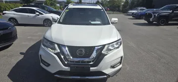 2020 Nissan Rogue - image 2