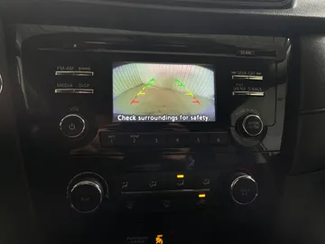 2017 Nissan Rogue - image 20