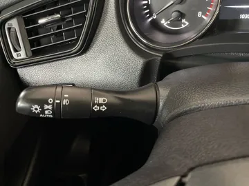 2017 Nissan Rogue - image 17