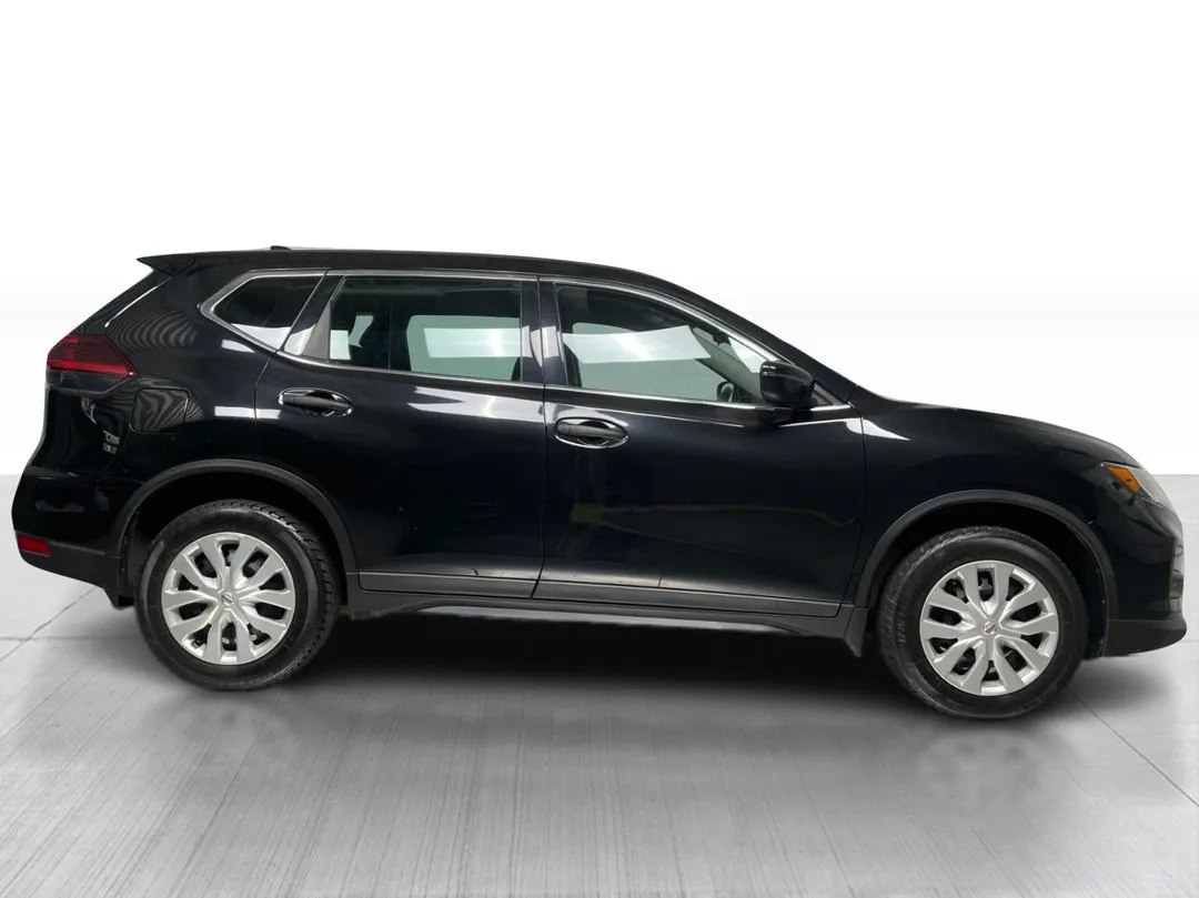 2018 Nissan Rogue — photo 2
