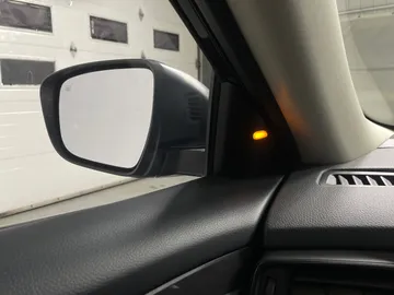 2018 Nissan Rogue - image 18