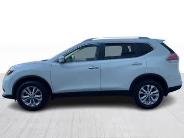 2016 Nissan Rogue - image 9
